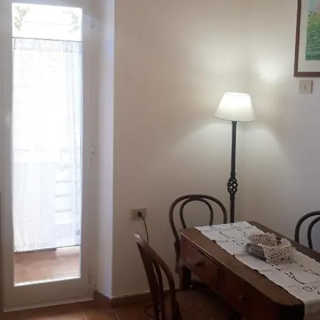 Apartament Small Luxury House