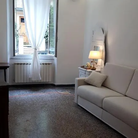 Apartament Small Luxury House