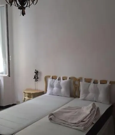 Small Luxury House * 斯培西亚